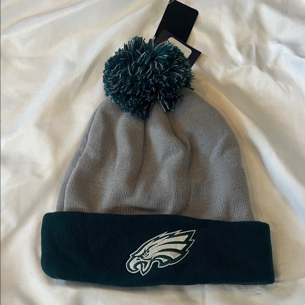 Fanatics Philadelphia Eagles Gray and Dark Green Pom Beanie